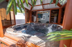 Lovely 2-bedrooms Loft with Hot Tub.